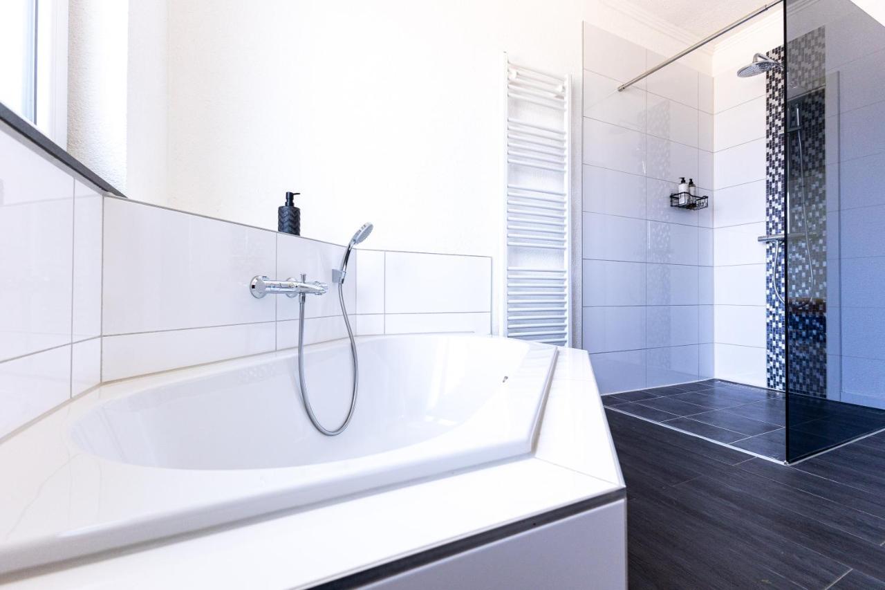 Design Apartment Zentral Fuer 6 In Andernach: Ausblick, Wifi, Kueche Экстерьер фото